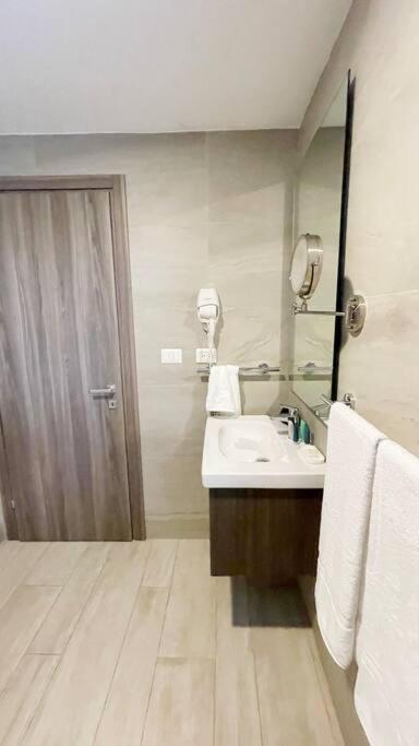 De 2 En Hard Rock Golf Apartment